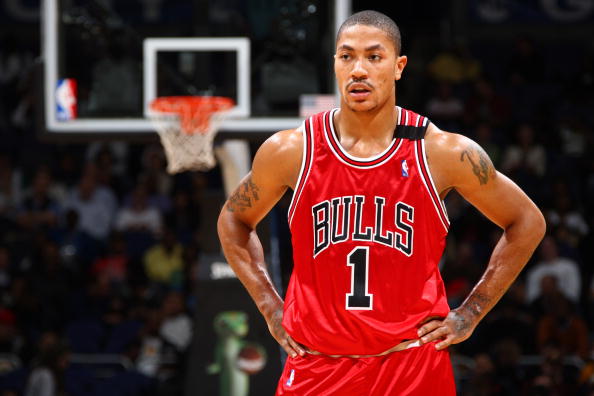 名嘴锐评东契奇：东契奇是名人堂级别的球霸，让詹姆斯看你单打，这不太妙.