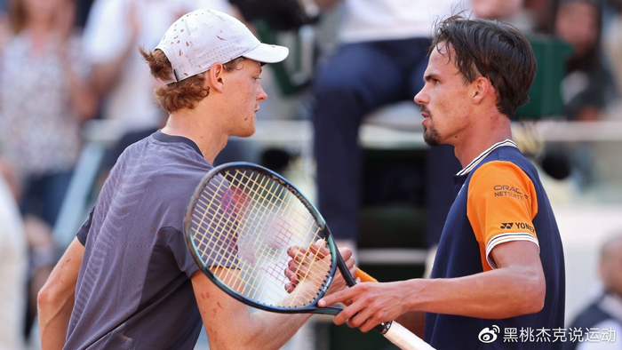 名嘴锐评东契奇：东契奇是名人堂级别的球霸，让詹姆斯看你单打，这不太妙.