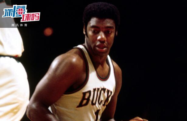 后他与到场 后他与到场