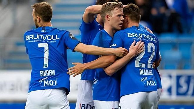 体育欧冠1／4决赛首回合：占得先机 AC米兰1-0那不勒斯